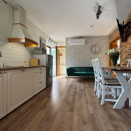 Apartamenty Komarno 46 Jacuzzi&Sauna Exterior foto